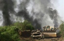 هدف قرار گرفتن یک کشتی جنگی سعودی در ساحل یمن/ کشته و زخمی شدن دستکم ۳۶ نظامی سعودی