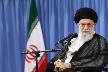 برخی افراد با تفسیرهای غلط دنبال تقسیم کردن مردم هستند/تجربه دو دستگی سال ۵۹ نباید تکرار شود/تامین منافع ملی باید ملاک تصمیم گیری مسئولان باشد