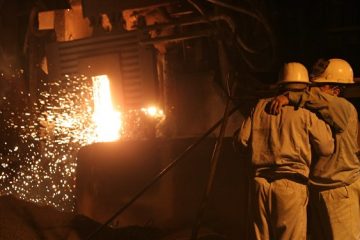 تهدید تعزیراتی دولت علیه فولادسازان/ حمایت یا خلع سلاح سربازان جنگ اقتصادی؟