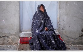 مادر قاتل آتنا :همه مرگ پسرم را جشن می گیرند