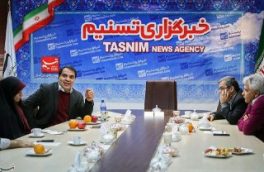 منتقدان دور میز تسنیم