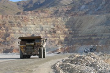 صادرات فرآورده های معدنی به ٨ میلیارد دلار خواهد رسید/برنامه ای برای خرید یارانه ای مواد معدنی نداریم