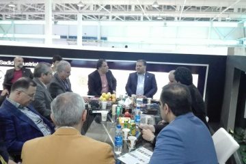 جلسه دبیر سندیکای لوله و پروفیل فولادی کشور با مدیران ارشد بانک تجارت در حاشیه نمایشگاه نفت و گاز