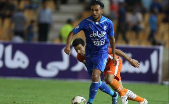 اعتراض استقلالی ها به تصمیم علیمنصور درباره یک بازیکن